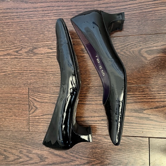 Black patent leather pumps - low kitten heel with square toe and heel profile. - Picture 6 of 6